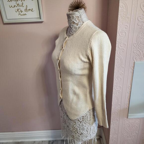 NWT Sincerely Jules cream gold button up soft sweater large - Picture 3 of 8